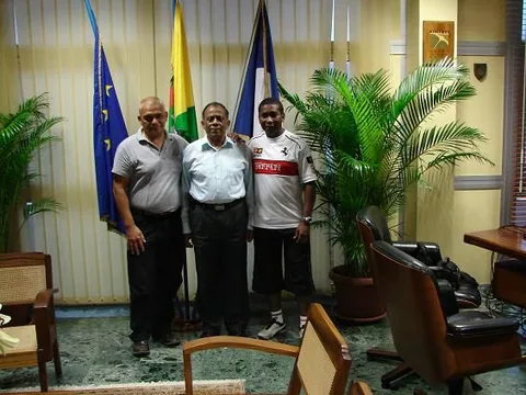 Avec_le_Maire_de_St_Denis_de_la_R_union