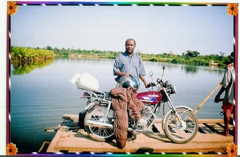 P_re_COMMODE_moto_3